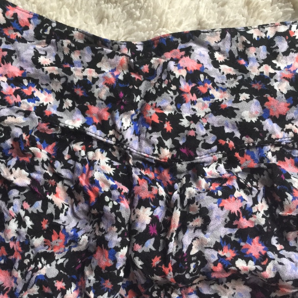 AE Shorts - Picture 4 of 4